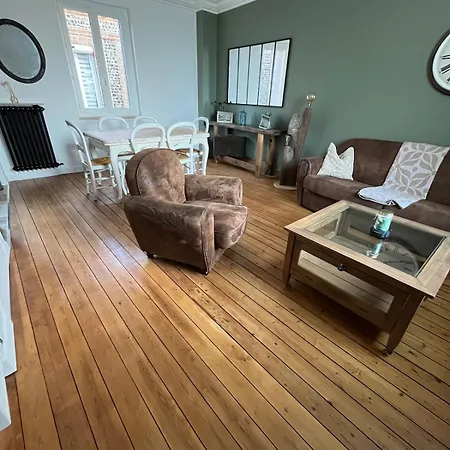 Maison A Deux Pas De La Et Du Centre De *